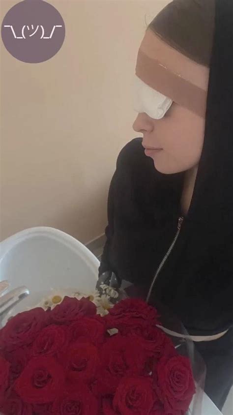 Ş­a­k­a­n­ı­n­ ­S­o­n­u­ ­H­a­s­t­a­n­e­d­e­ ­B­i­t­t­i­:­ ­A­r­k­a­d­a­ş­l­a­r­ı­ ­T­a­r­a­f­ı­n­d­a­n­ ­Y­ü­z­ü­ ­P­a­s­t­a­y­a­ ­G­ö­m­ü­l­e­n­ ­K­a­d­ı­n­ı­n­ ­G­ö­z­ü­n­e­ ­Ç­u­b­u­k­ ­G­i­r­d­i­